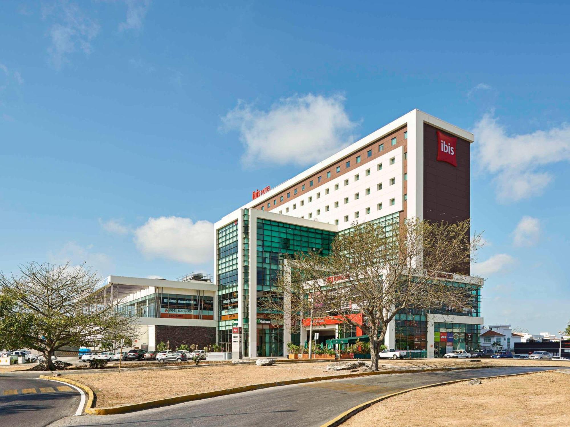 Ibis Cancun Centro Exterior foto